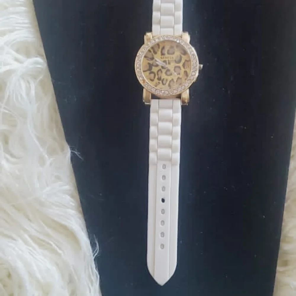 Geneva white wrist